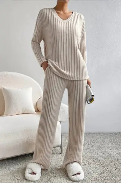 Knitted Two-Piece Set – Stylish, Comfortable & Versatile