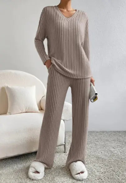 Knitted Two-Piece Set – Stylish, Comfortable & Versatile